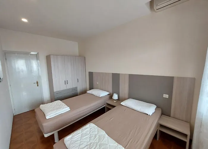 بيت للعطل Formica *