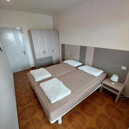 Дом отдыха Formica Townhouse